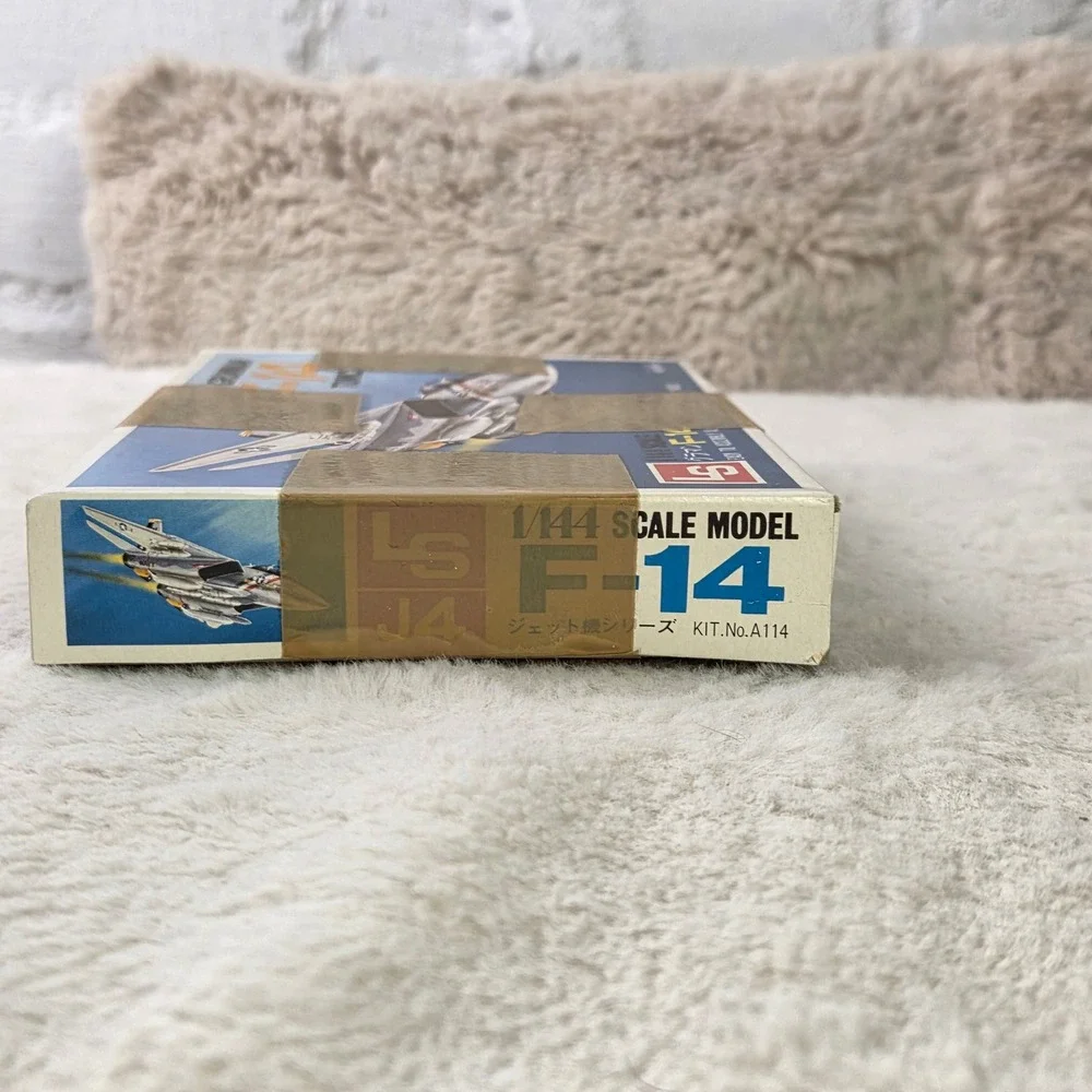 LS Grumman F14 Tomcat Jet Series‎ 1:144 Scale Plastic Model Kit Made in Japan
